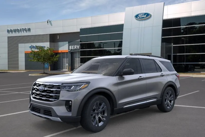 2025 Ford Explorer photo 1