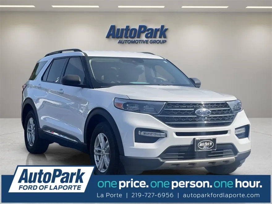 2023 Ford Explorer XLT photo 1