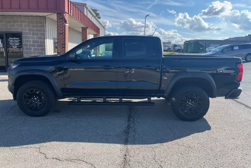 2025 Chevrolet Colorado Trail Boss photo 1