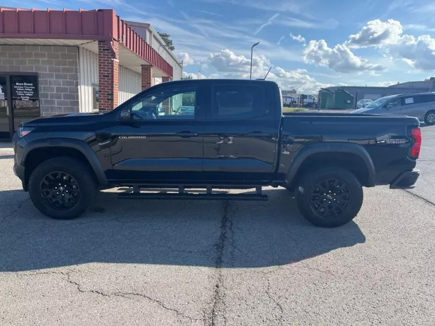 2025 Chevrolet Colorado Trail Boss photo 1