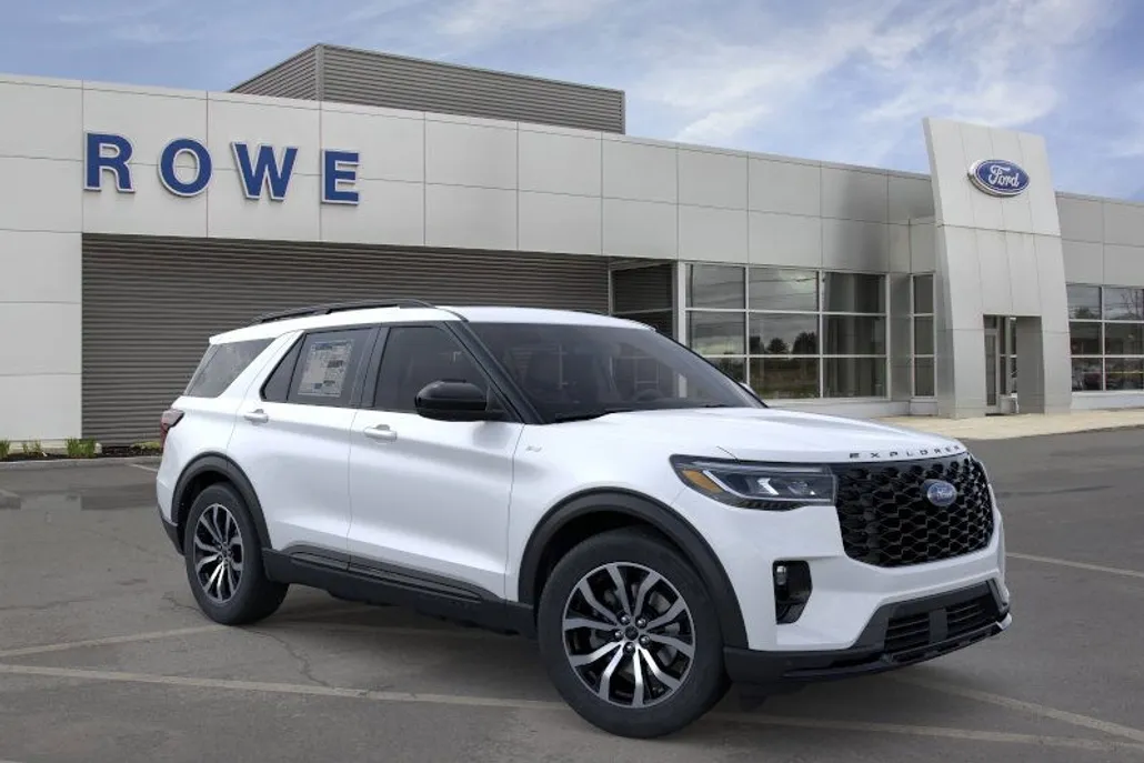 2025 Ford Explorer ST-Line photo 1