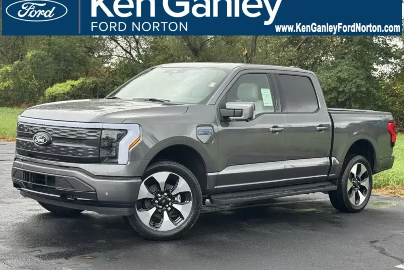 2025 Ford F-150 Platinum photo 1