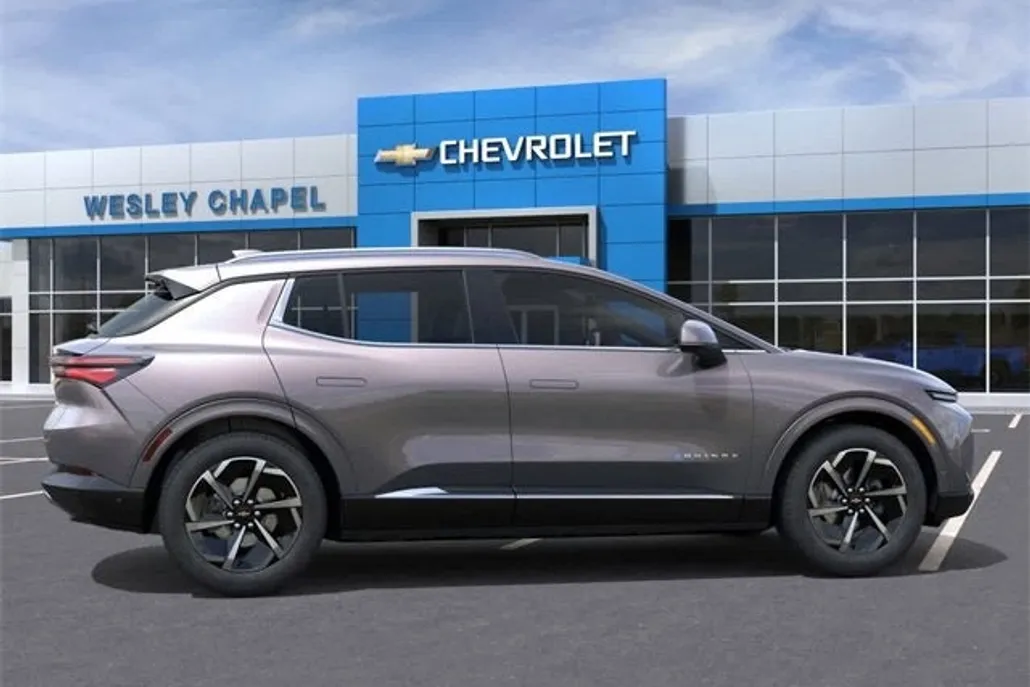 2025 Chevrolet Equinox EV 1LT photo 1
