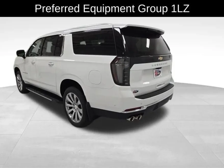 2025 Chevrolet Suburban Premier photo 1