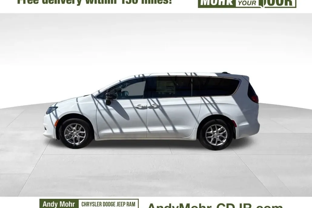 2026 Chrysler Voyager LX photo 1