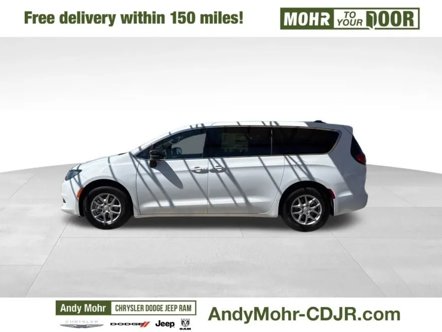 2026 Chrysler Voyager LX photo 1