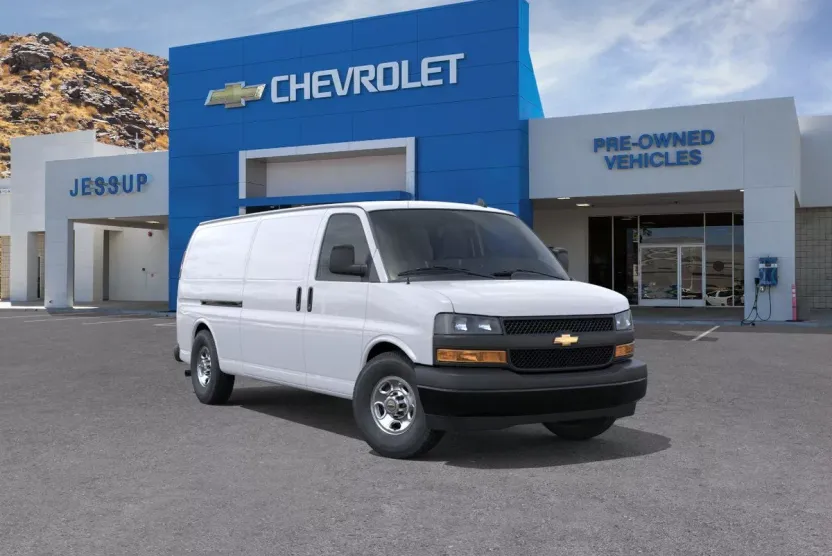 2025 Chevrolet Express Cargo 3500 photo 1
