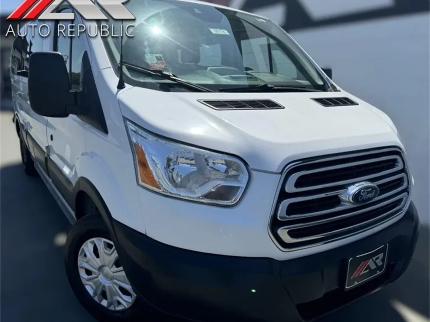 2019 Ford Transit XLT Passenger photo 1