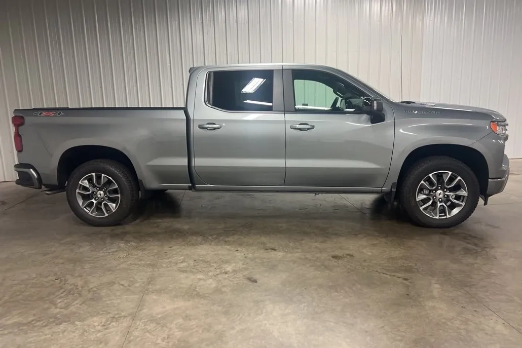 2026 Chevrolet Silverado 1500 RST photo 1