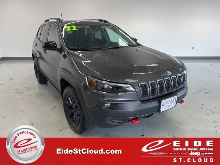 2022 Jeep Cherokee Trailhawk photo 1