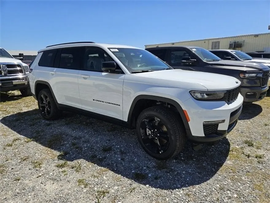 2025 Jeep Grand Cherokee Limited photo 1