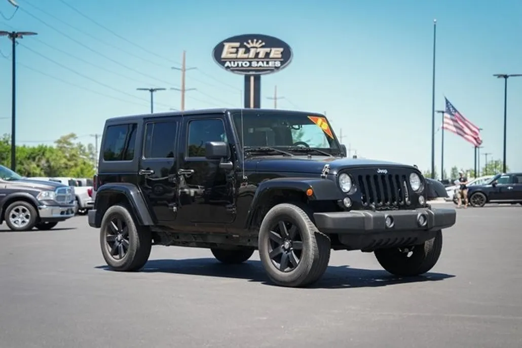 2015 Jeep Wrangler Unlimited Sahara photo 1