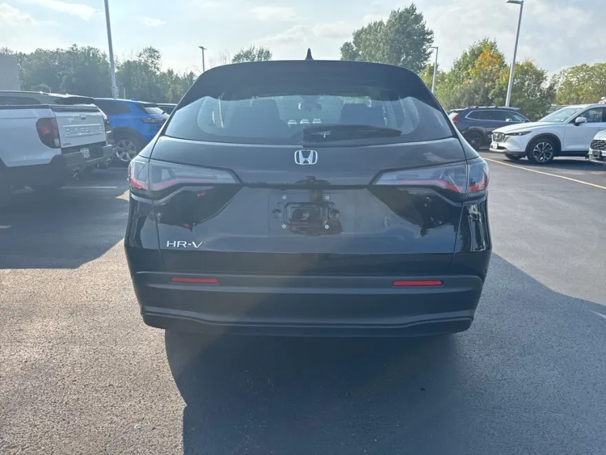 2025 Honda HR-V LX photo 1