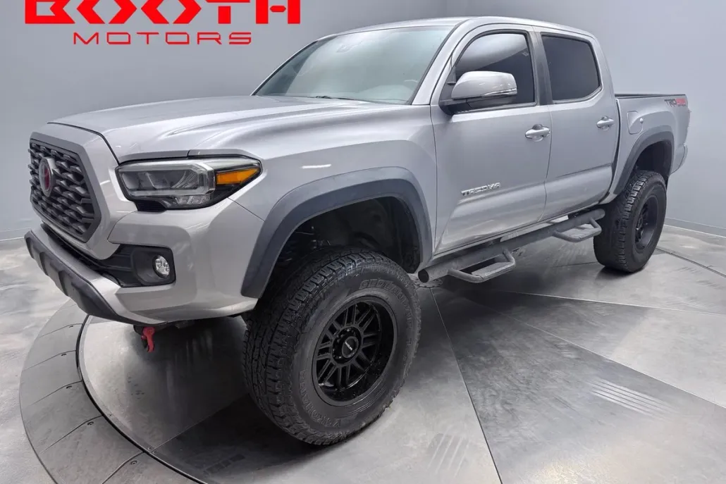 2020 Toyota Tacoma TRD Off-Road photo 1
