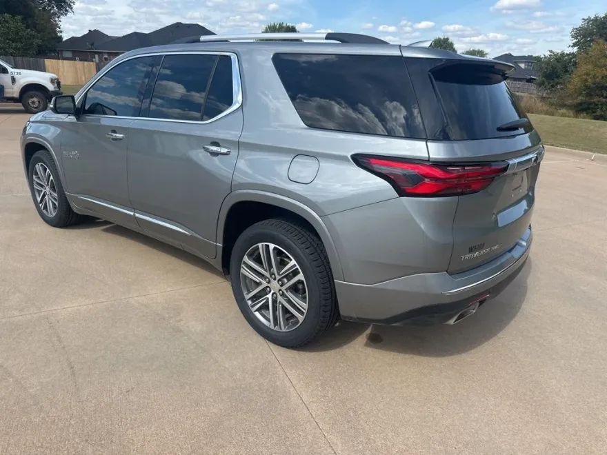 2023 Chevrolet Traverse High Country photo 1