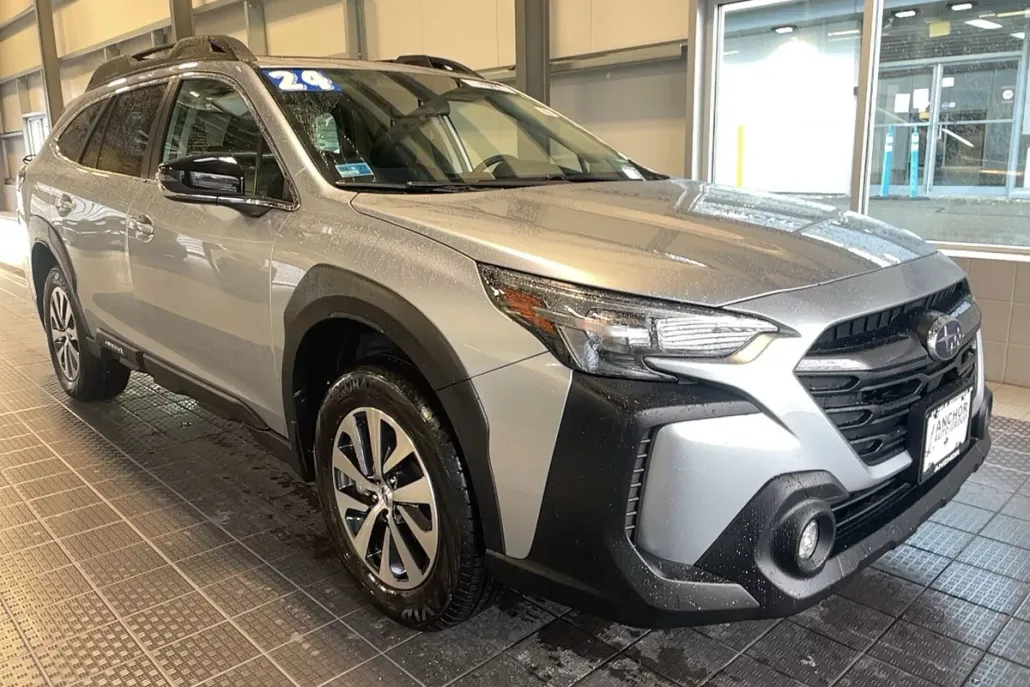 2024 Subaru Outback Premium photo 1