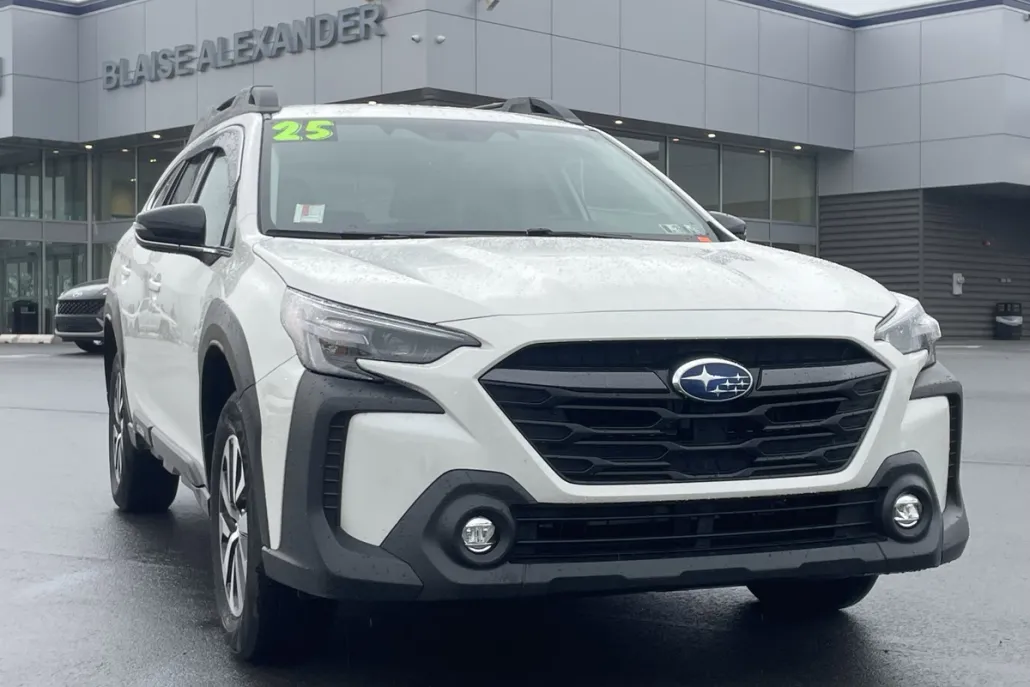 2025 Subaru Outback Premium photo 1