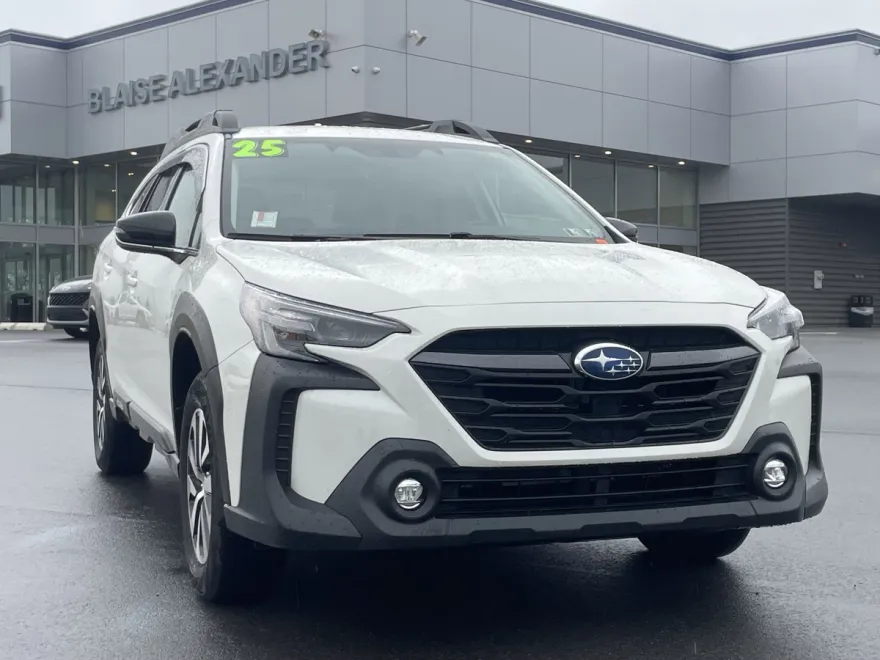 2025 Subaru Outback Premium photo 1