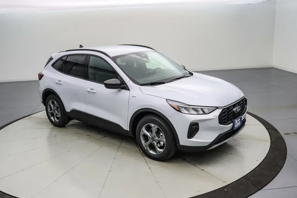 2026 Ford Escape ST-Line photo 1