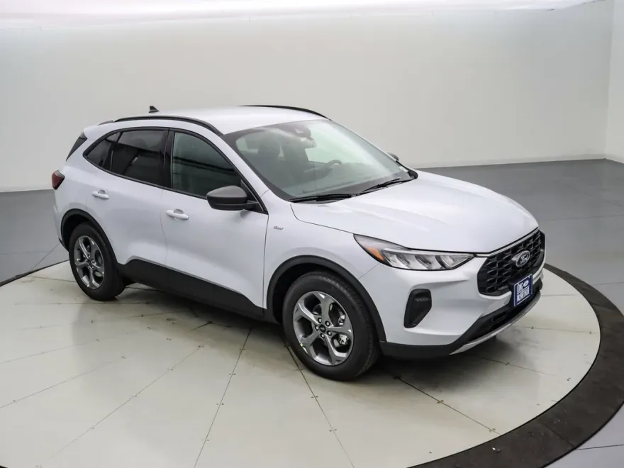 2026 Ford Escape ST-Line photo 1