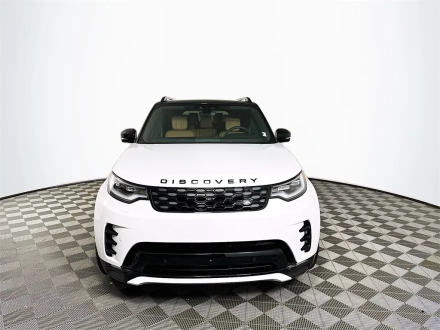 2025 Land Rover Discovery SE photo 1