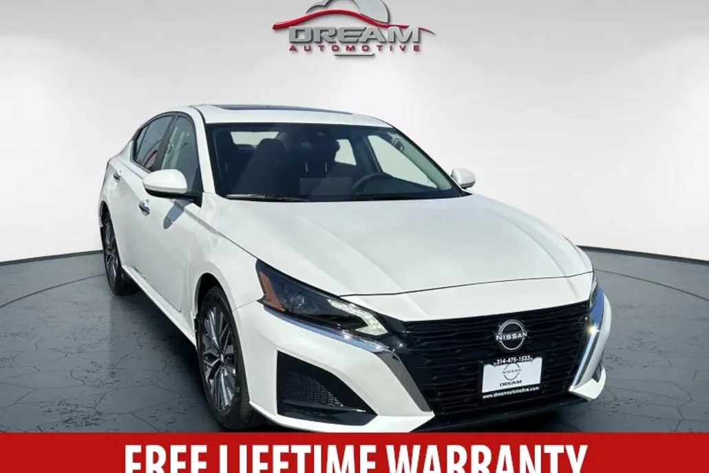 2025 Nissan Altima SV photo 1