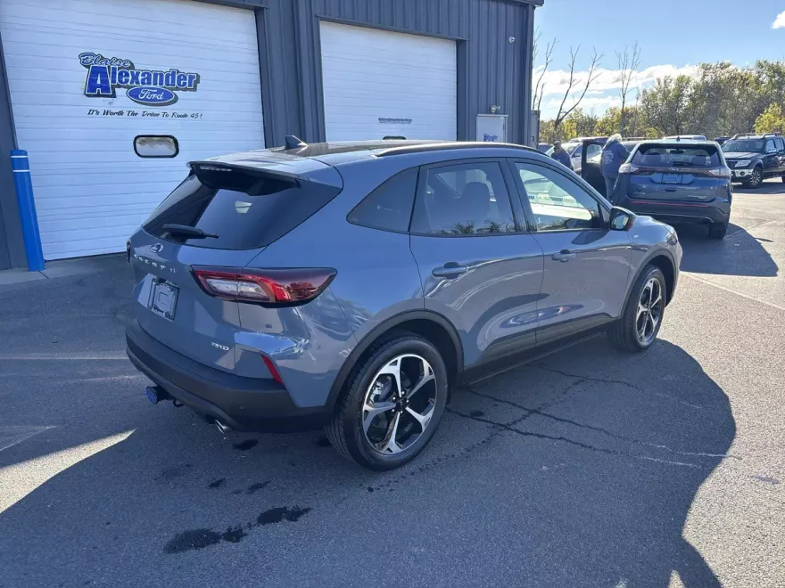 2025 Ford Escape ST-Line Select photo 1