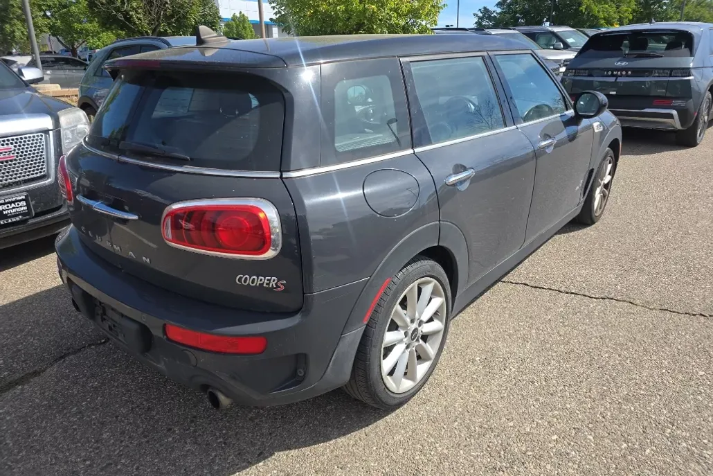 2017 Mini Clubman Base S ALL4 photo 1