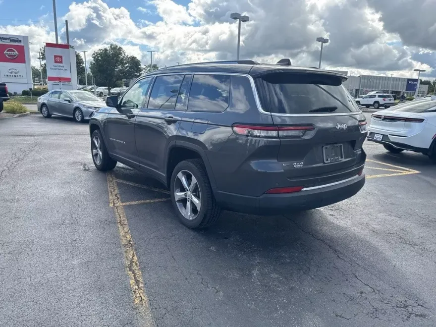 2022 Jeep Grand Cherokee Limited photo 1