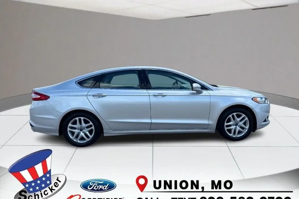 2014 Ford Fusion SE photo 1