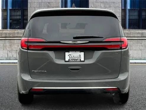 2025 Chrysler Pacifica photo 4