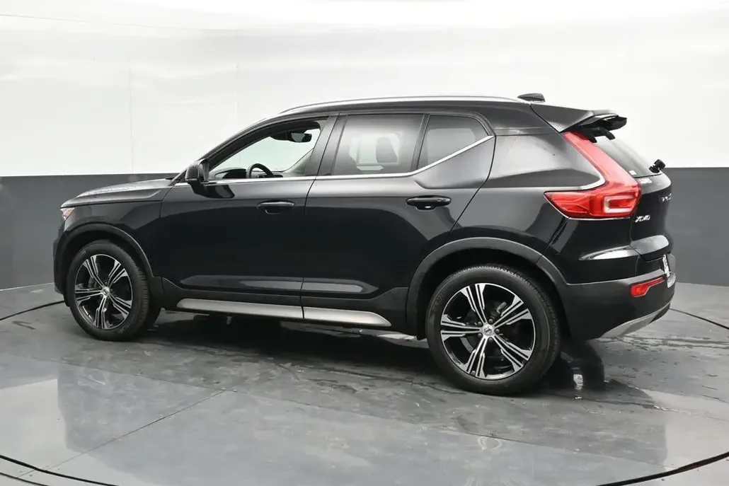 2022 Volvo XC40 T5 AWD Inscription photo 1