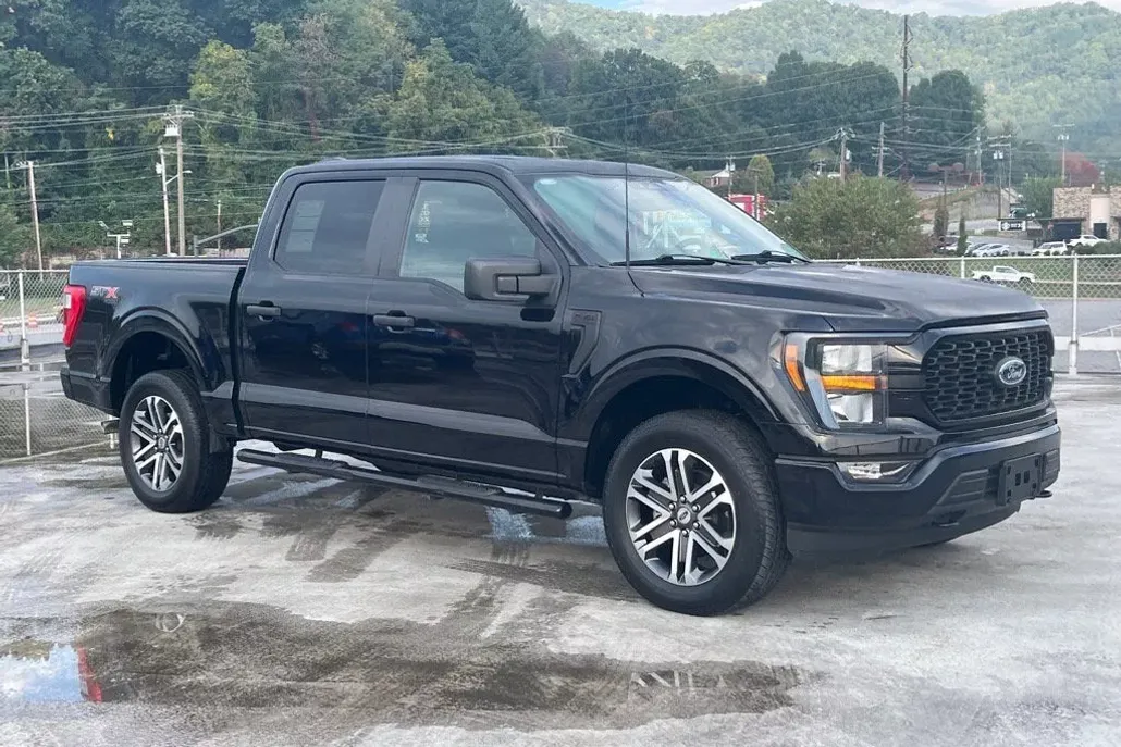 2023 Ford F-150 XL photo 1
