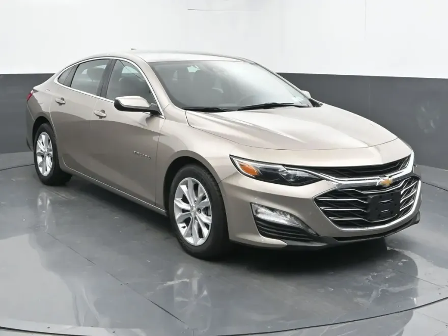 2024 Chevrolet Malibu 1LT photo 1