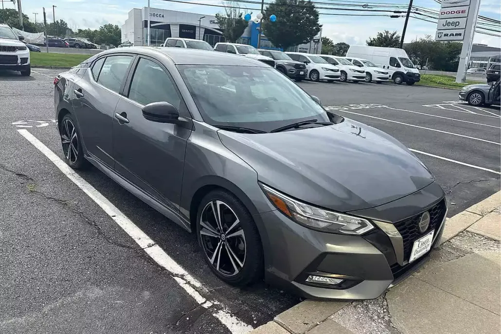 2021 Nissan Sentra SR photo 1