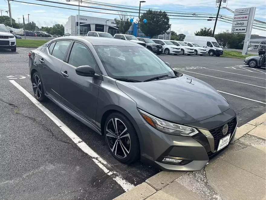 2021 Nissan Sentra SR photo 1