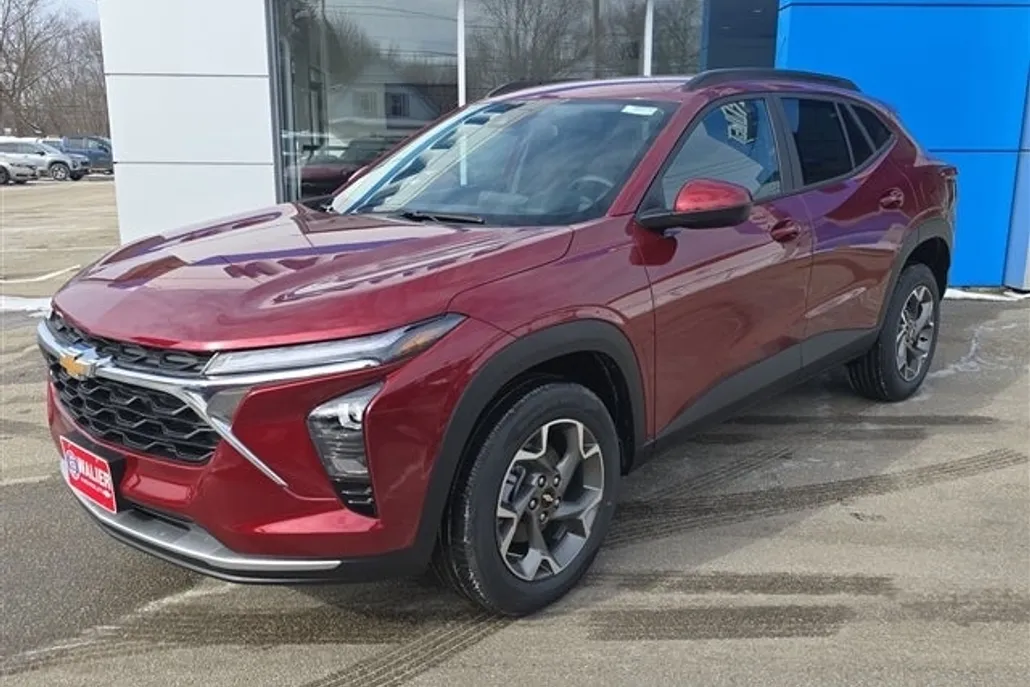 2025 Chevrolet Trax LT photo 1
