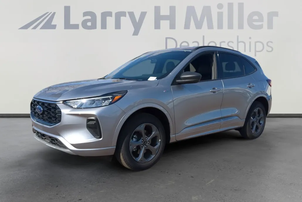 2024 Ford Escape ST-Line photo 1