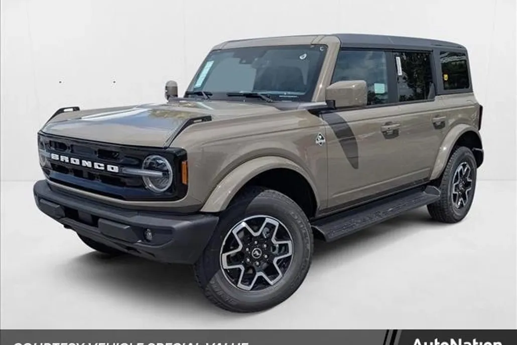 2025 Ford Bronco Outer Banks photo 1