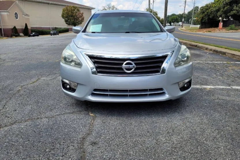 2015 Nissan Altima 2.5 SV photo 1