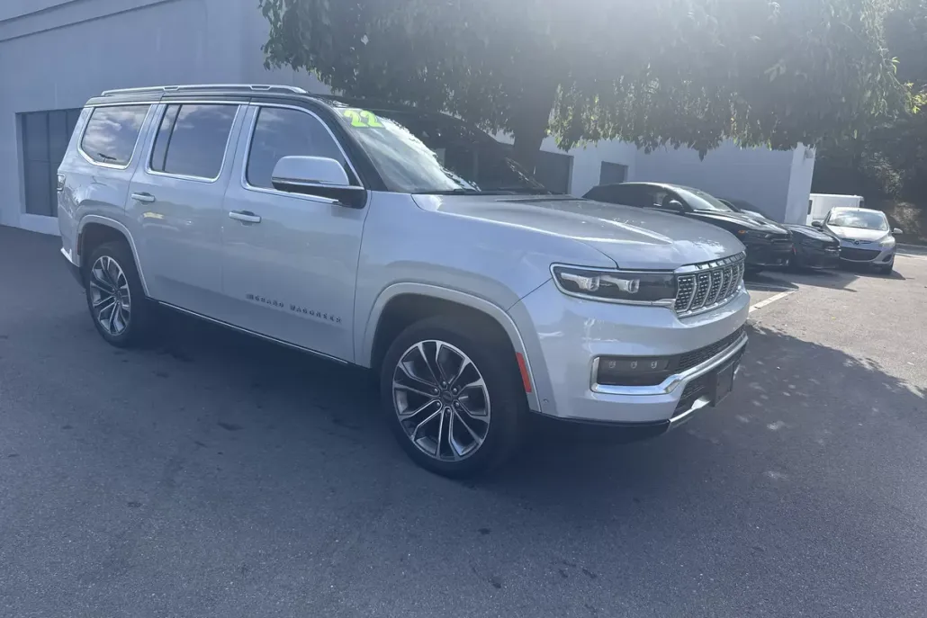 2022 Jeep Grand Wagoneer III photo 1