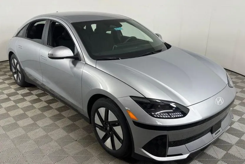 2025 Hyundai Ioniq 6 SE photo 1