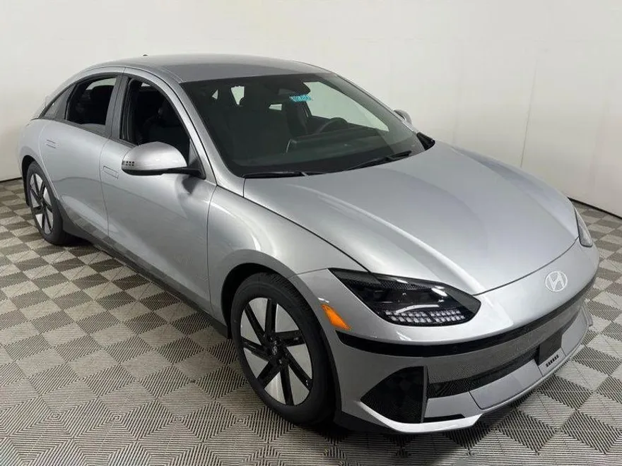 2025 Hyundai Ioniq 6 SE photo 1