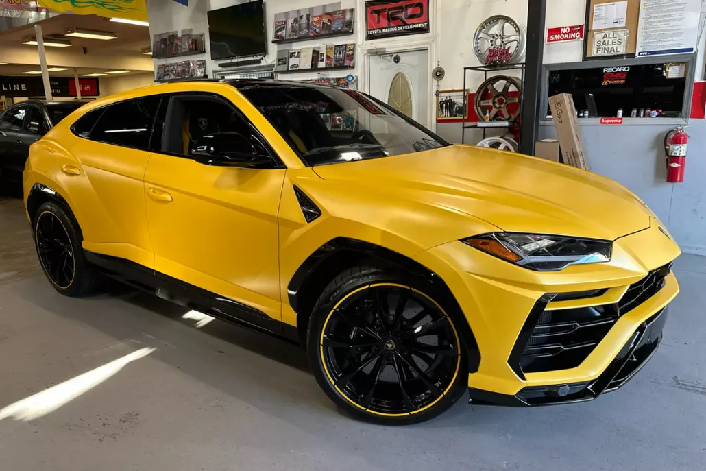 2022 Lamborghini Urus Base photo 1
