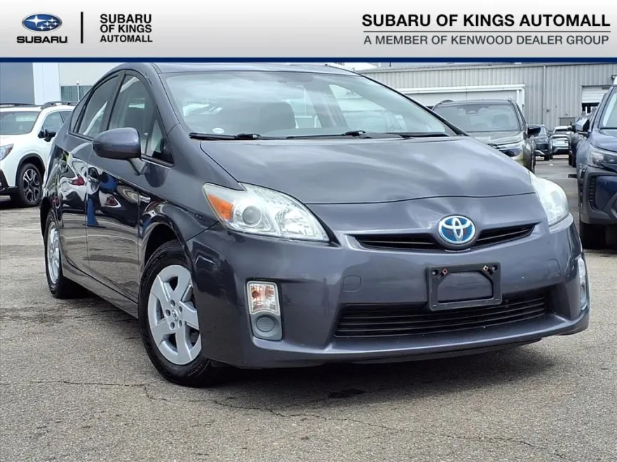 2010 Toyota Prius Two photo 1