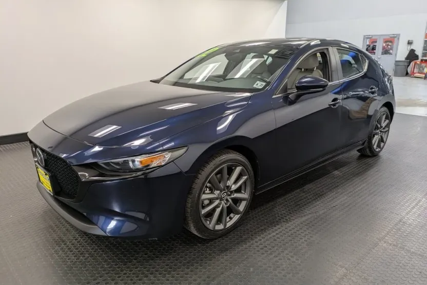 2022 Mazda Mazda3 Preferred Hatchback photo 1