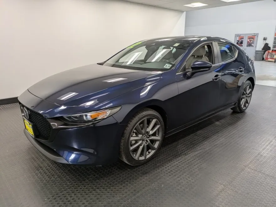 2022 Mazda Mazda3 Preferred Hatchback photo 1