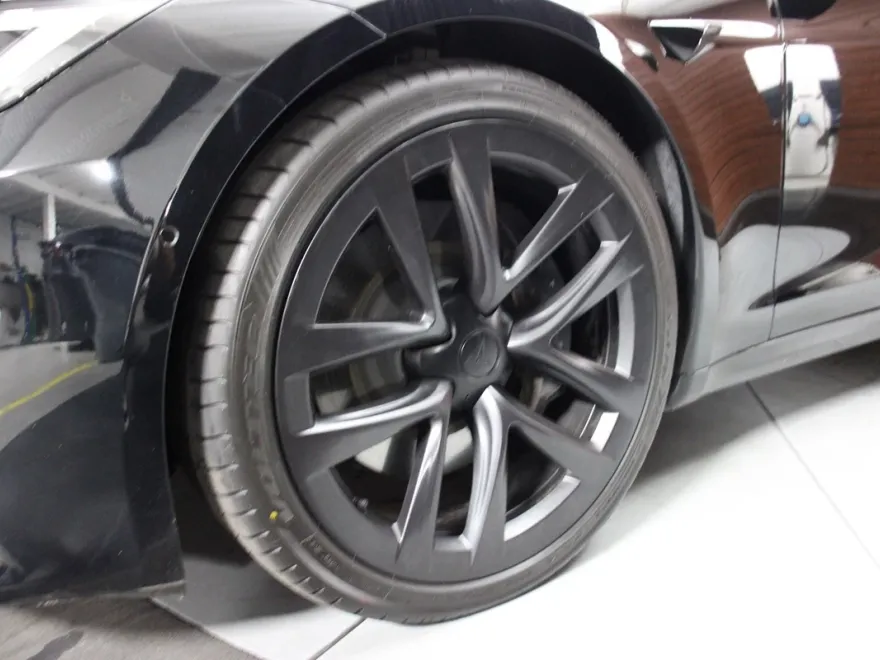 2022 Tesla Model S Plaid AWD photo 1