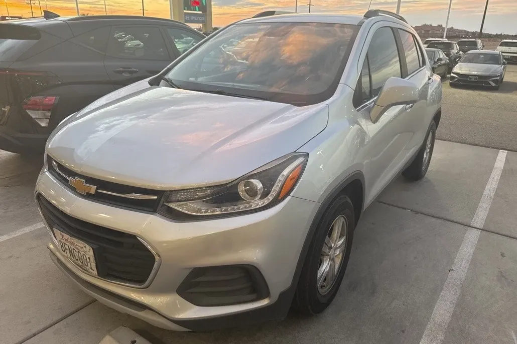 2018 Chevrolet Trax LT photo 1