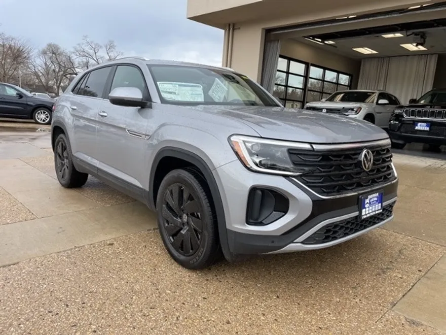 2025 Volkswagen Atlas Cross Sport SE Technology photo 1